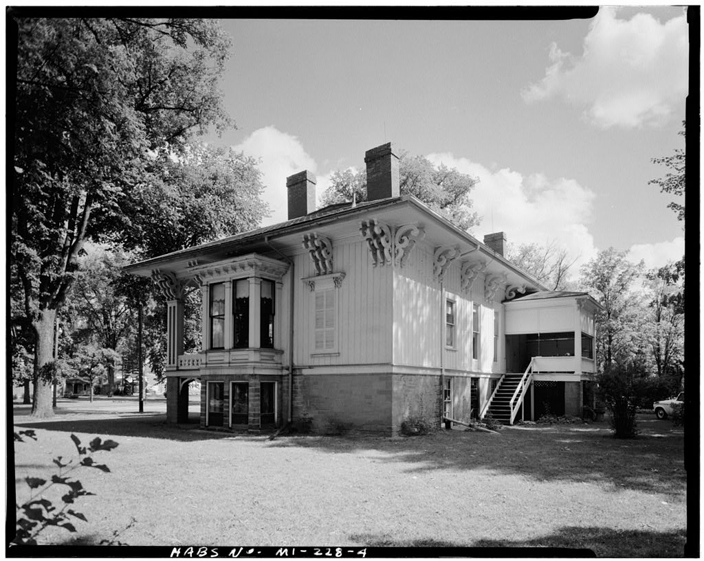 Honolulu House — north and west façades